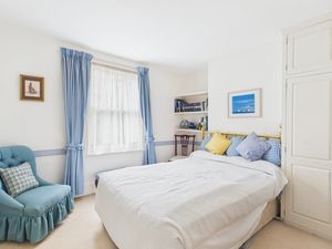 Bedroom- click for photo gallery